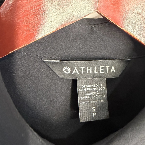 Athleta Urbanite Top 2.0 Black Button Up Modern Versatile Shirt Women’s Small - Picture 12 of 12